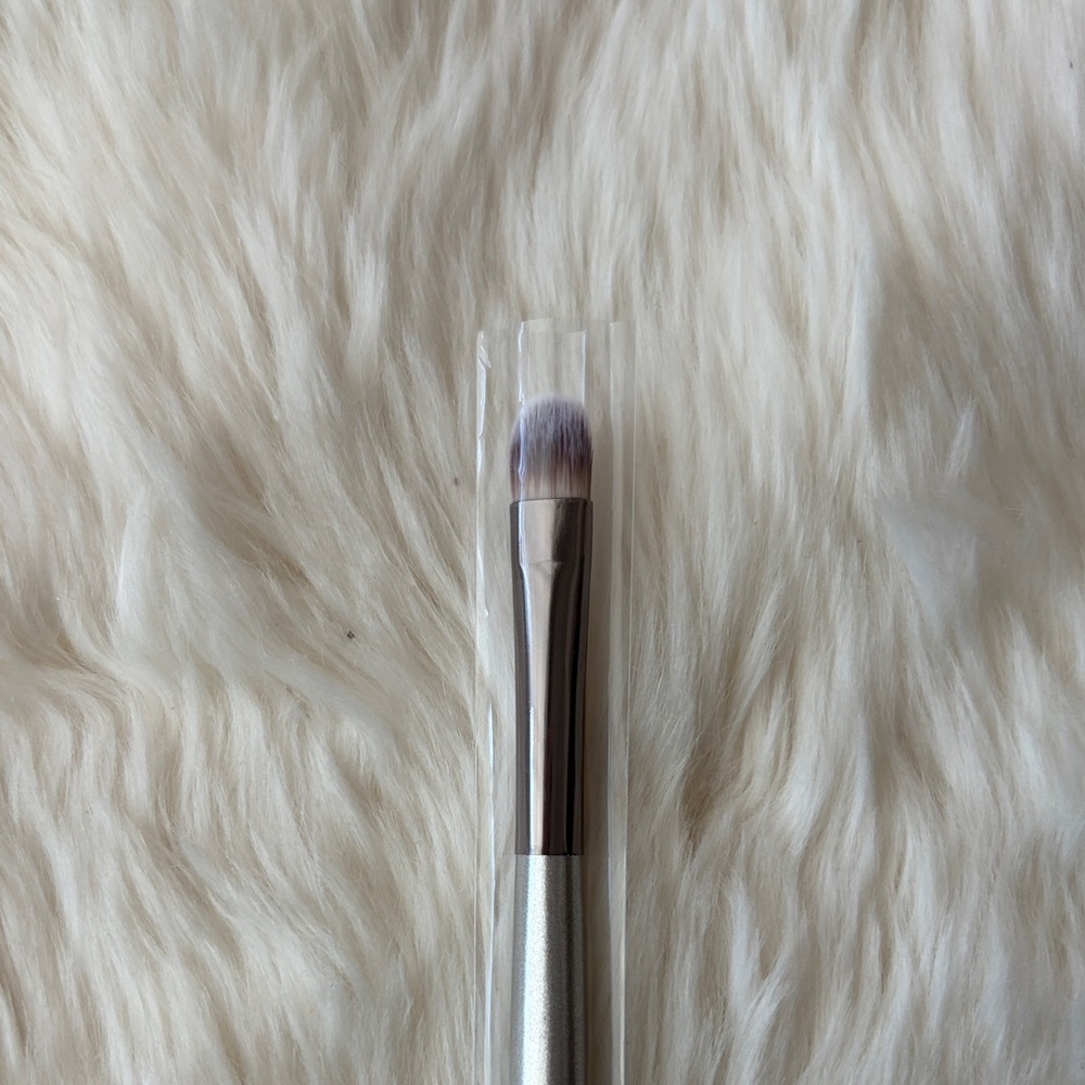 Elegant Silver and Brown Makeup Brush Set - Picture 3 of 6